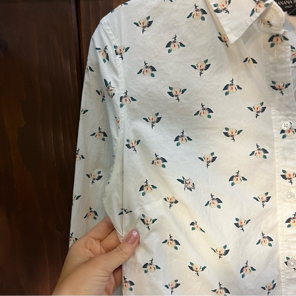 Banana Republic Petite Long Sleeve Riley White Magnolia Floral Button Down Top - Picture 3 of 7